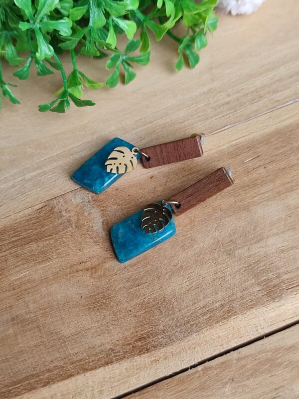 boucles-oreilles-apatite-bleue-bois-feuille