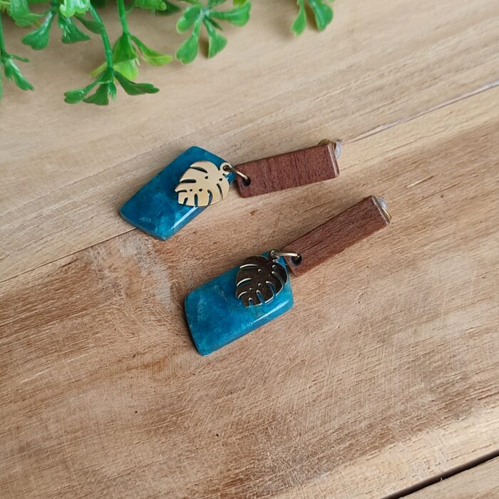 boucles-oreilles-apatite-bleue-bois-feuille