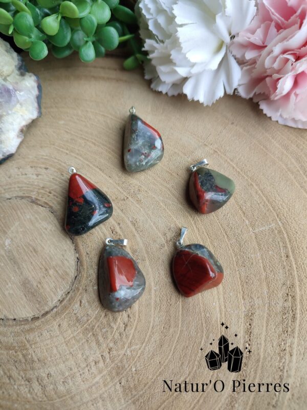 jaspe-heliotrope-bloodstone-pendentif-pierre-roulee