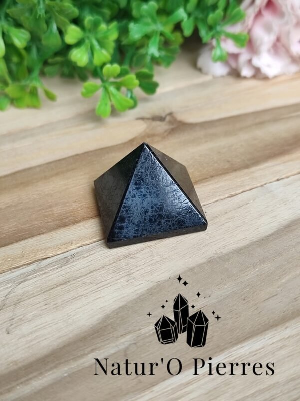 pyramide-tourmaline-noire-a