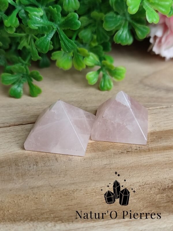 pyramide-quartz-rose-20mm