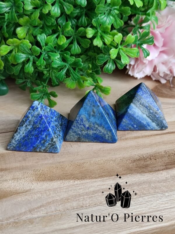 pyramide-lapis-lazuli-30mm