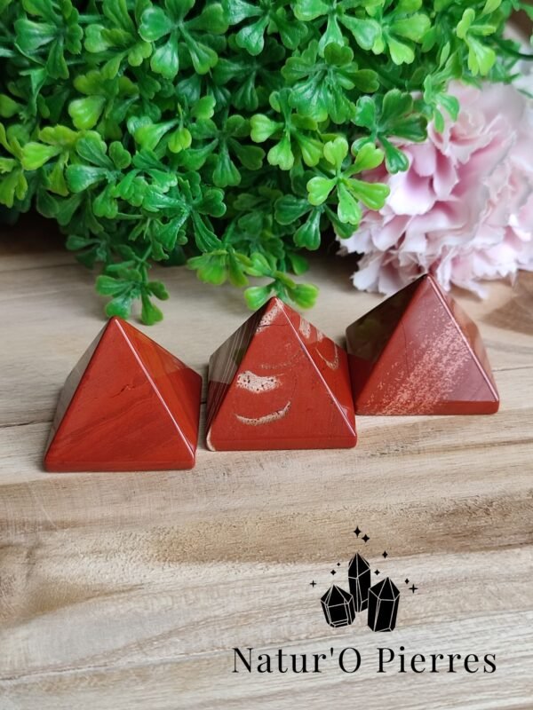 pyramide-jaspe-rouge-30mm