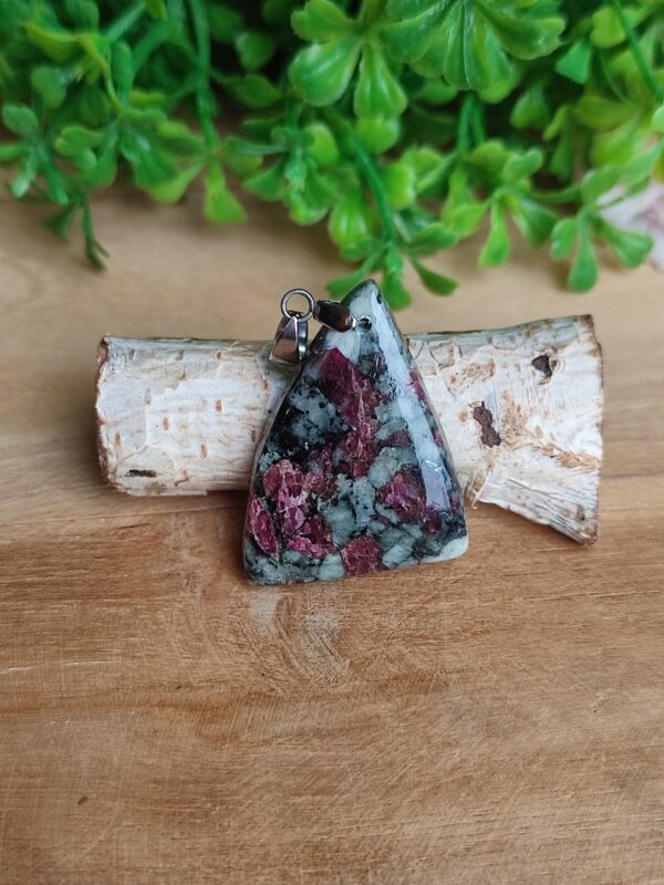 Pendentif en eudialyte - 12 modèles au choix – Image 7