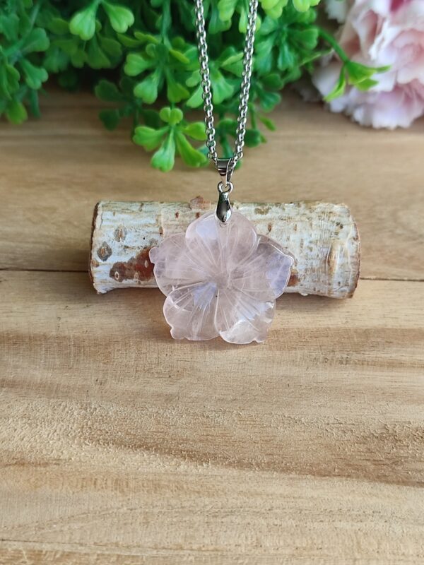 pendentif-fleur-hibiscus-quartz-rose