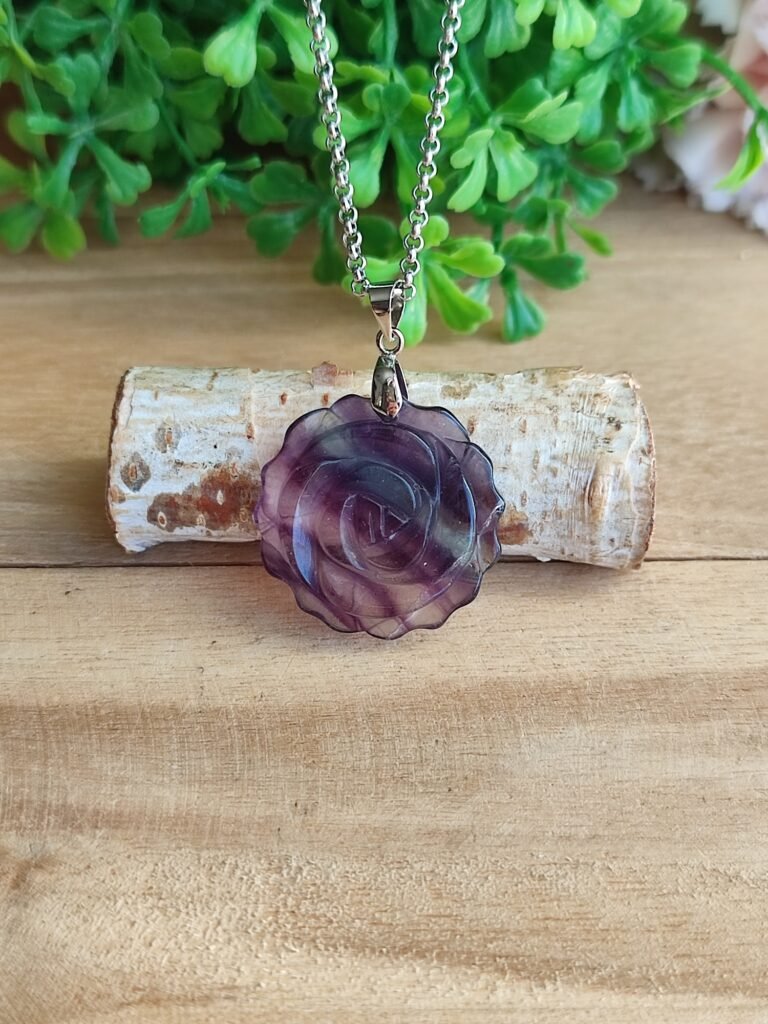 pendentif-fleur-de-rose-fluorite