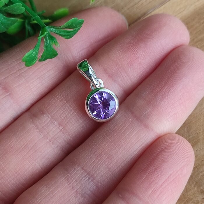 pendentif-amethyste-facette-serti-argent-925