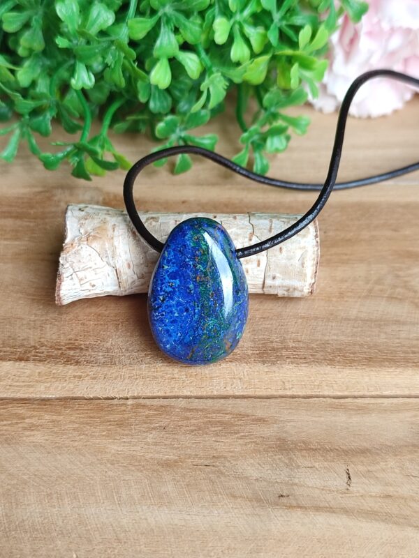 Pendentif en azurite - Pierre percée