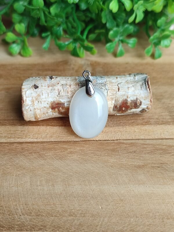 Pendentifs en pierre de lune blanche - 3 modèles au choix