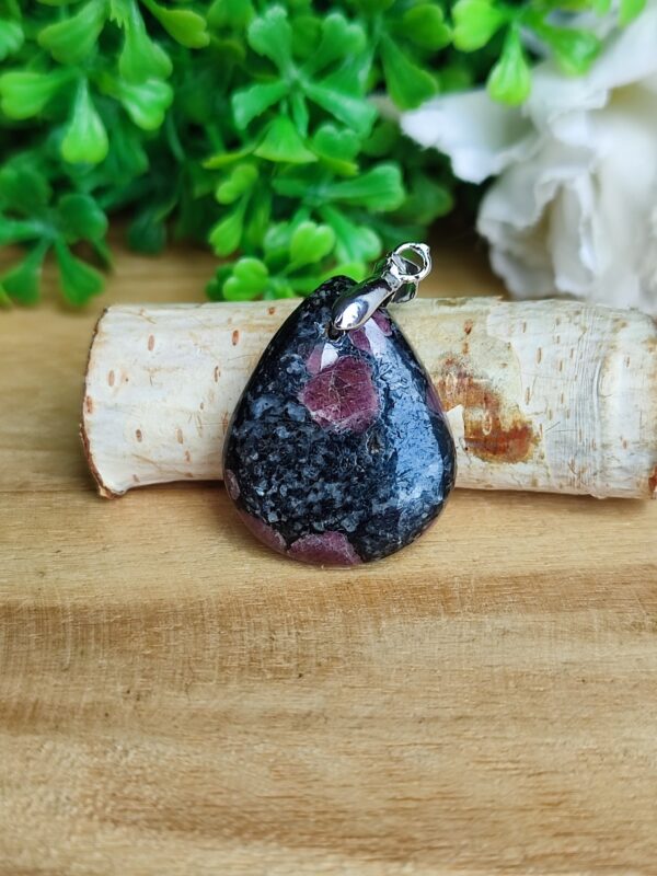 pendentif-rubis-biotite