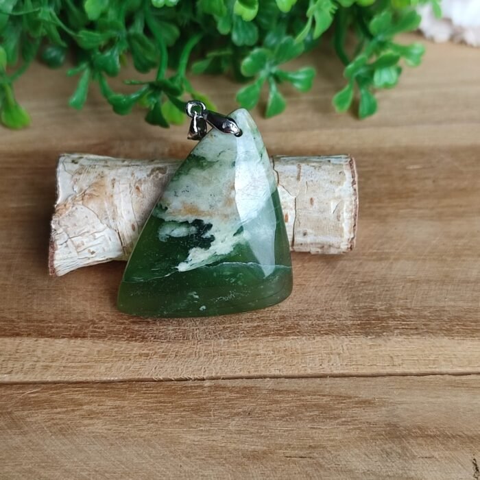 🐍 Pendentif en serpentine naturelle – Qualité A
